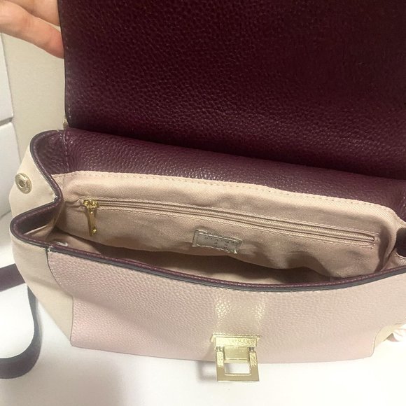 Beautiful Cross-Body Burgundy Handbag - Picture 6 of 8